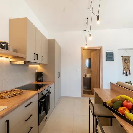 Apartment Manifesto I *